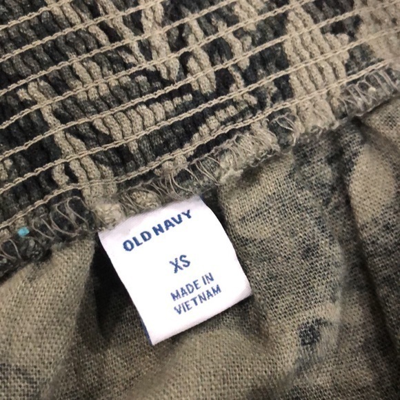 Old Navy women’s size extra small romper, palm, leaf green, hues of‎  green - Picture 7 of 7